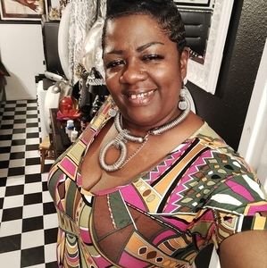 Meet your Posher, Joyce